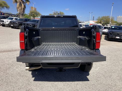 Certified 2025 Toyota Tacoma TRD Off-Road image 20