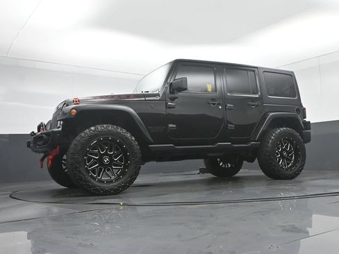 Used 2017 Jeep Wrangler Unlimited Sahara w/ Connectivity Group AWD/4WD image 43