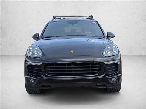 Used 2016 Porsche Cayenne S image 2