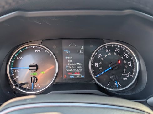 Used 2022 Toyota RAV4 SE image 30