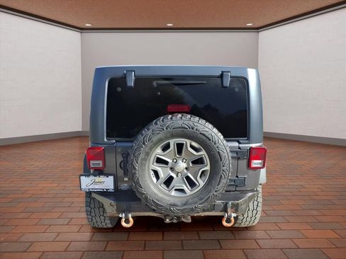 Used 2018 Jeep Wrangler Unlimited Rubicon w/ Connectivity Group AWD/4WD image 6