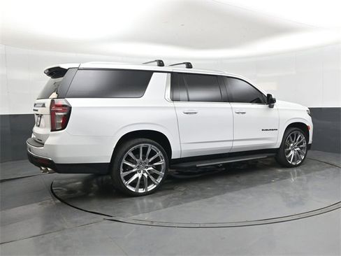 Used 2021 Chevrolet Suburban Premier w/ Premium Package image 3