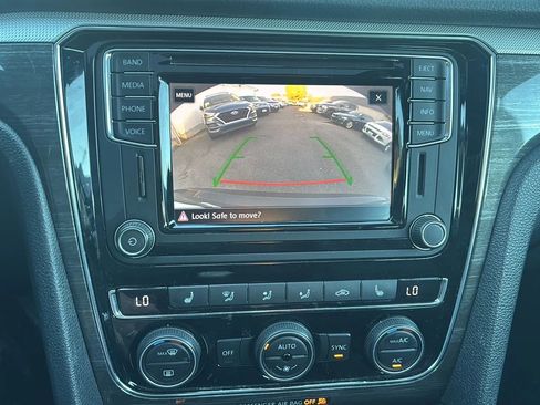 Used 2017 Volkswagen Passat 1.8T SE image 48