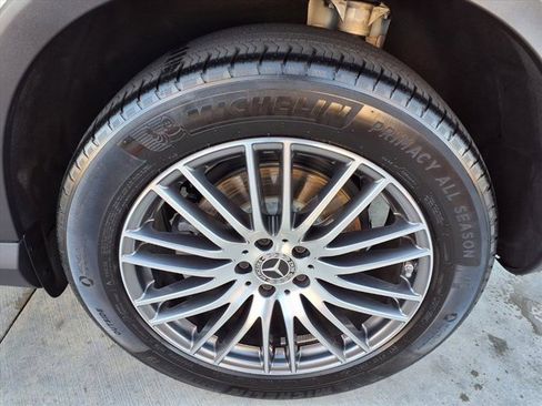 Used 2025 Mercedes-Benz GLC 300 image 27