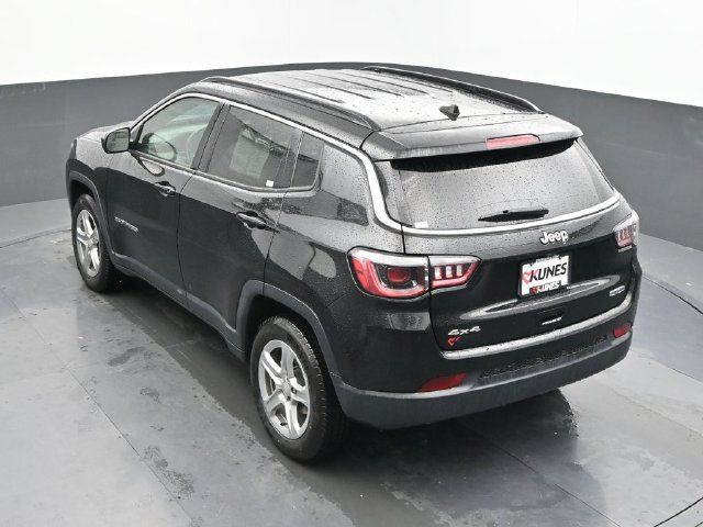 Used 2024 Jeep Compass Latitude w/ Altitude Special Edition AWD/4WD image 42
