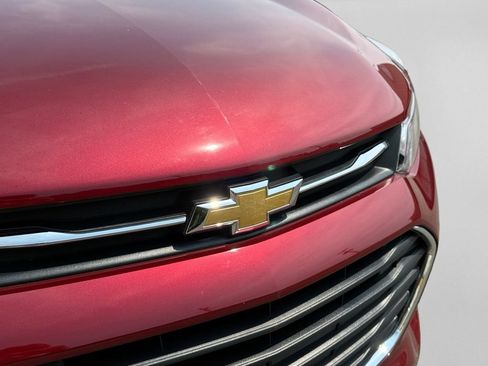 Used 2022 Chevrolet Trax LT w/ Driver Confidence Package AWD/4WD image 11