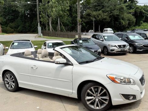Used 2013 Volvo C70 T5 FWD image 2