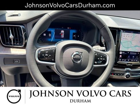 Used 2023 Volvo XC60 B5 Plus AWD/4WD image 11