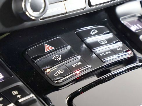 Used 2017 Porsche Cayenne Platinum Edition w/ Premium Package Plus (PJX) image 40