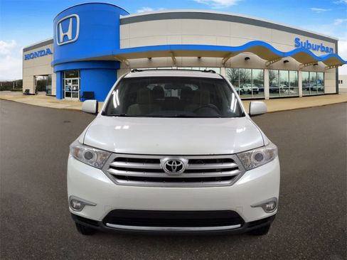 Used 2013 Toyota Highlander Plus image 3
