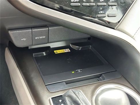 Used 2023 Toyota Camry XLE image 12