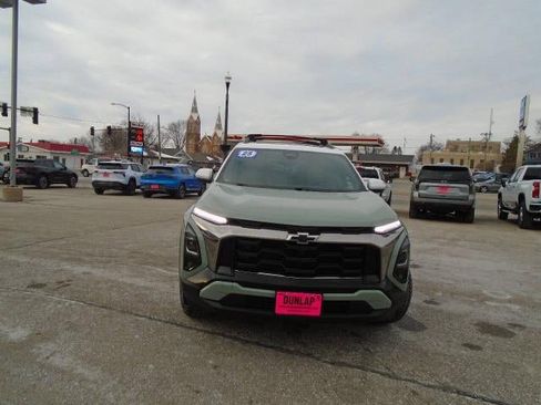 Certified 2025 Chevrolet Equinox ACTIV w/ Safety and Technology Package image 2
