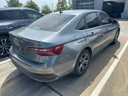 Used 2023 Volkswagen Jetta SE FWD image 6