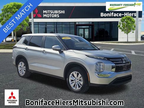Used 2025 Mitsubishi Outlander ES FWD image 1