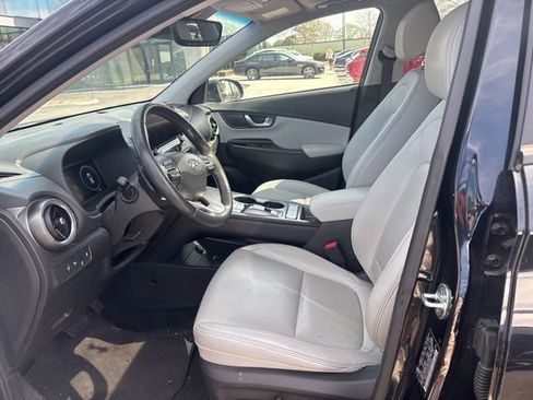 Used 2023 Hyundai Kona Limited image 6