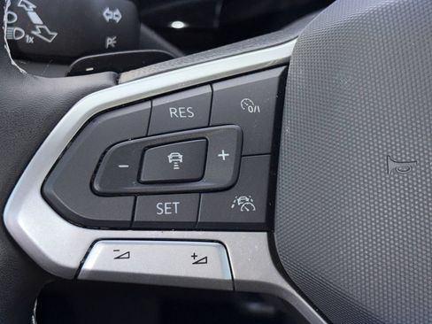 Used 2025 Volkswagen Atlas Cross Sport SEL AWD/4WD image 18