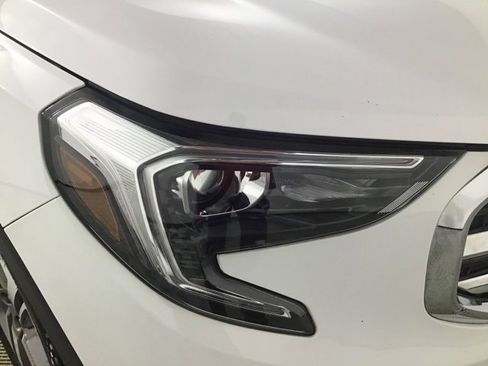 Used 2020 GMC Terrain SLT image 18