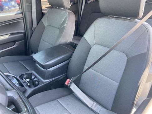 Used 2025 Chevrolet Colorado W/T RWD image 15