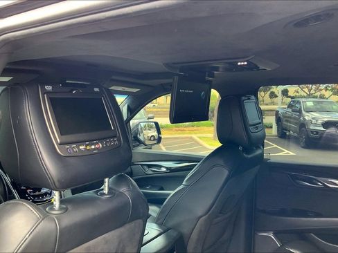 Used 2015 Cadillac Escalade ESV Platinum RWD image 33