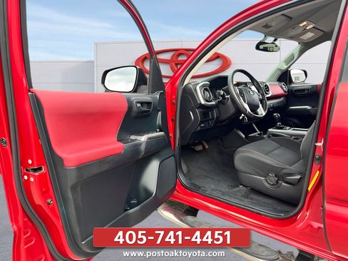 Used 2016 Toyota Tacoma SR5 w/ SR5 Appearance Package (SN) RWD image 17