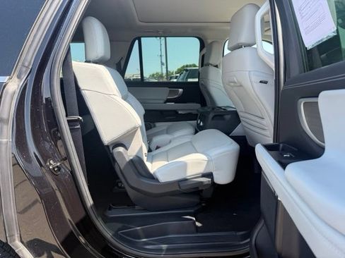 Certified 2025 Ford Expedition Max Platinum AWD/4WD image 14