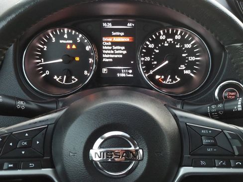 Used 2017 Nissan Rogue SL w/ SL Premium Package image 15