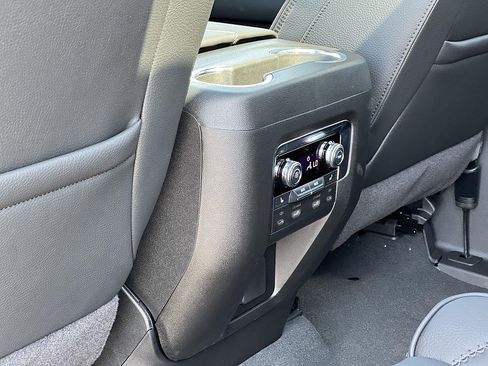 New 2026 GMC Yukon XL Denali w/ Denali Reserve Package AWD/4WD image 30