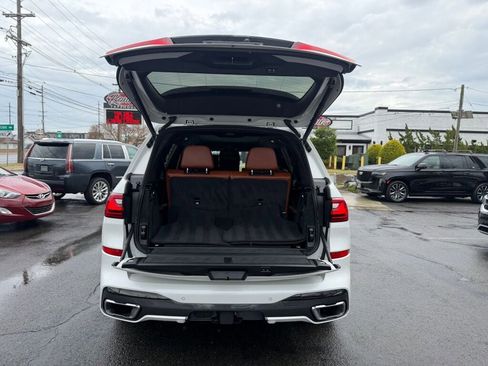 Used 2021 BMW X7 xDrive40i w/ M Sport Package image 31