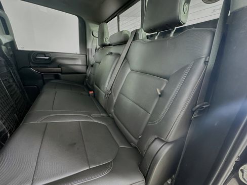 Used 2022 GMC Sierra 3500 SLT w/ SLT Premium Package image 32