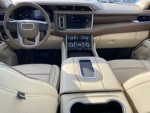 Used 2022 GMC Yukon XL Denali image 6