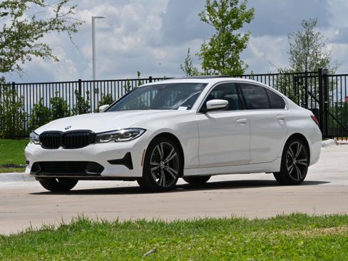 Used 2022 BMW 330i xDrive Sedan w/ Driving Assistance Package AWD/4WD image 5
