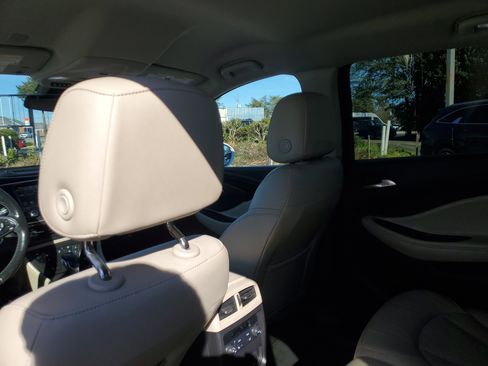 Used 2020 Buick Envision Essence image 11