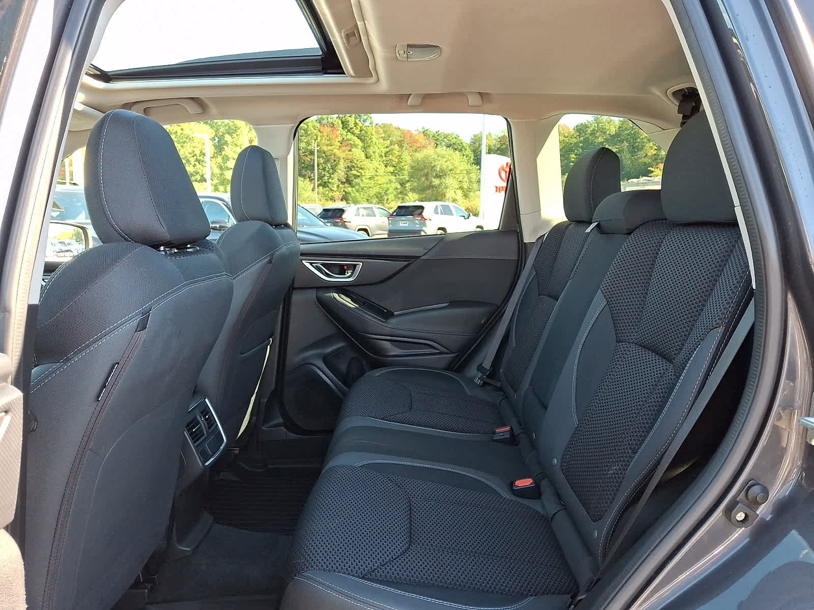 Used 2021 Subaru Forester Premium AWD/4WD image 11