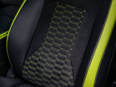 Used 2022 Lamborghini Urus AWD/4WD image 47