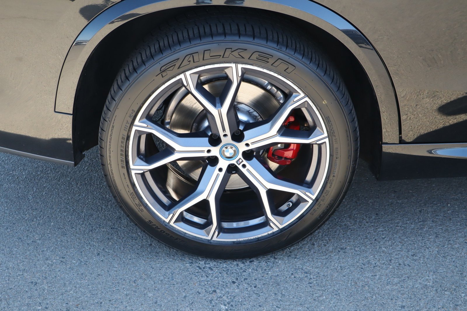 Used 2022 BMW X5 xDrive45e w/ M Sport Package AWD/4WD image 11