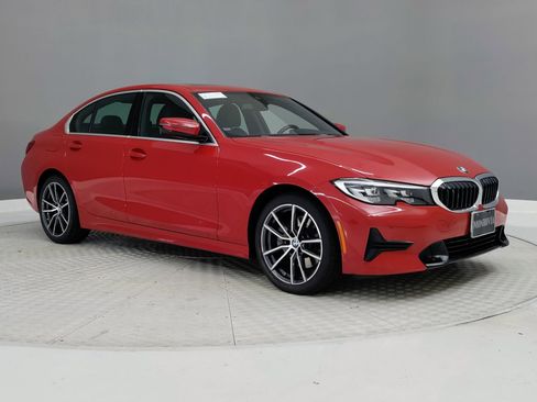 Used 2020 BMW 330i Sedan w/ Driving Assistance Package image 4