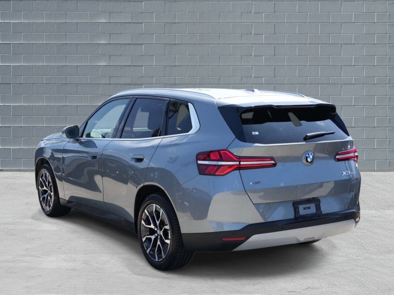 Used 2026 BMW X3 xDrive30i w/ Convenience Package AWD/4WD image 3