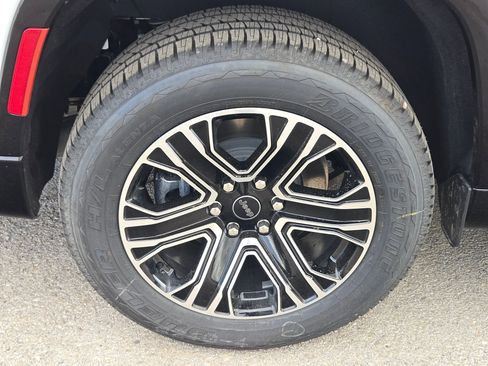 New 2026 Jeep Grand Wagoneer L 4WD image 24