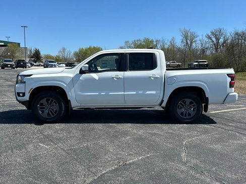 New 2025 Nissan Frontier SV w/ SV Convenience Package image 2