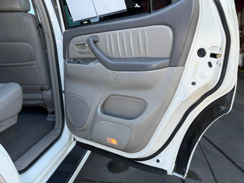 Used 2004 Toyota Sequoia Limited RWD image 49