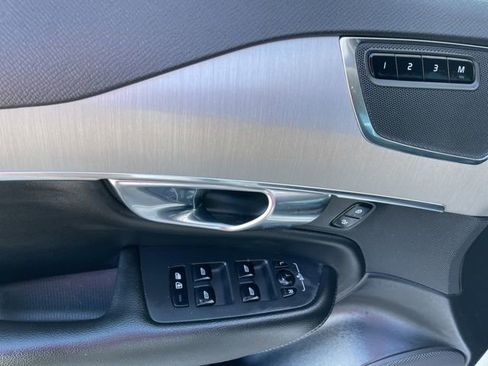 Used 2021 Volvo XC90 T5 Momentum w/ Protection Package Premier image 15