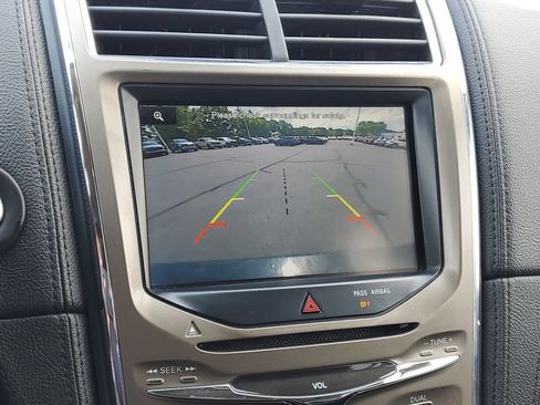 Used 2014 Lincoln MKX AWD w/ Equipment Group 102A image 16