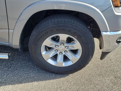 Used 2019 RAM 1500 Laramie AWD/4WD image 37