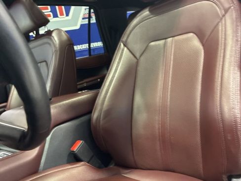 Used 2024 Ford Expedition Limited image 15