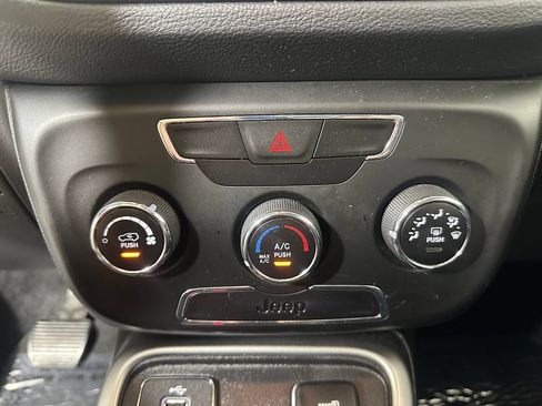 Used 2018 Jeep Compass Sport FWD image 26