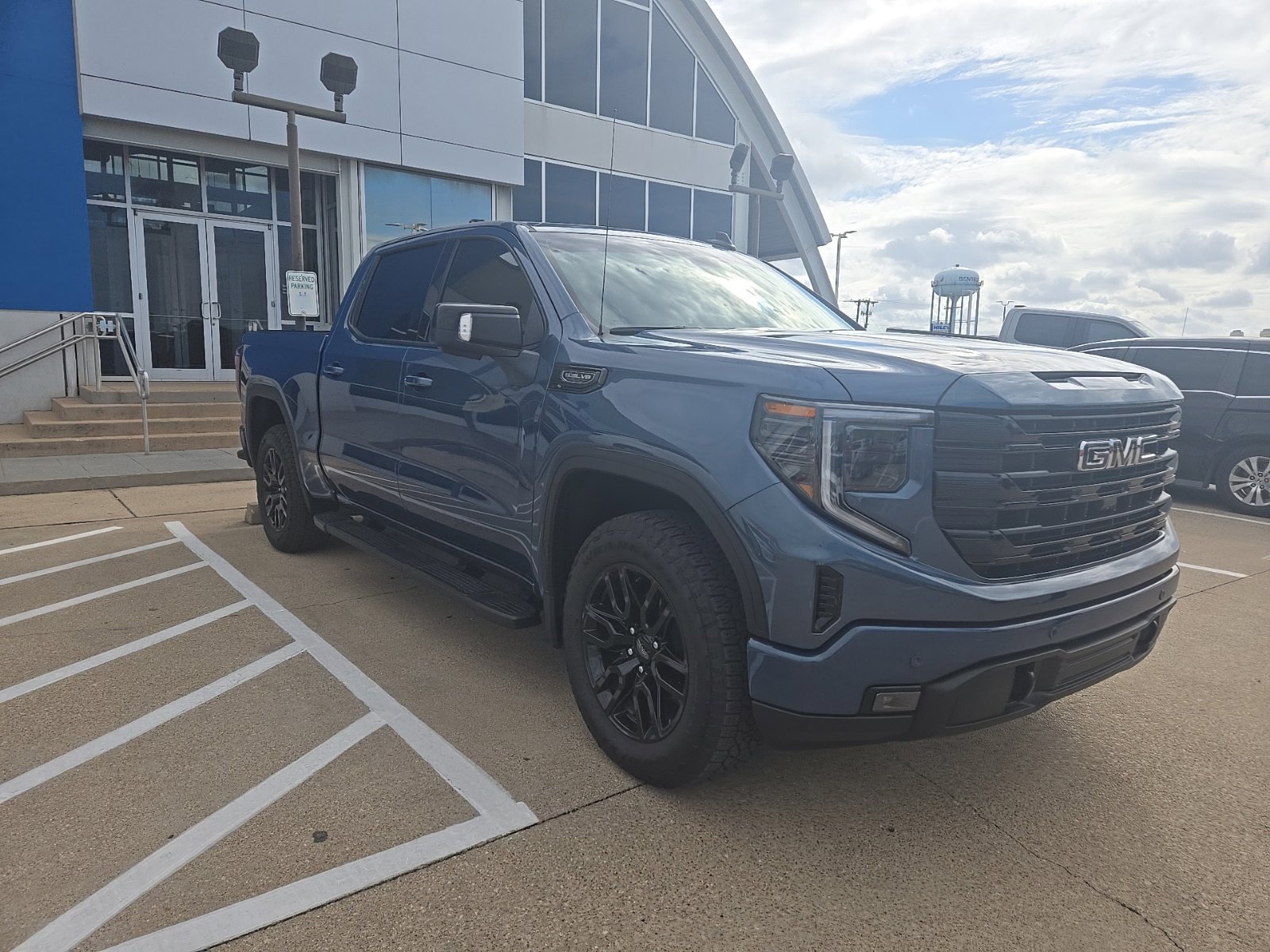 Used 2026 GMC Sierra 1500 Elevation w/ Elevation Premium Package AWD/4WD image 3