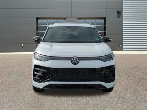 New 2026 Volkswagen Tiguan SE R-Line AWD/4WD image 2