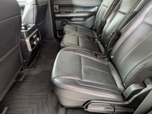 Used 2018 Ford Expedition XLT w/ Equipment Group 201A RWD image 24