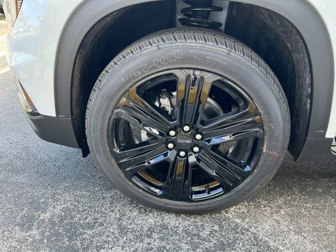 New 2026 GMC Acadia Elevation w/ Black Edition FWD image 7
