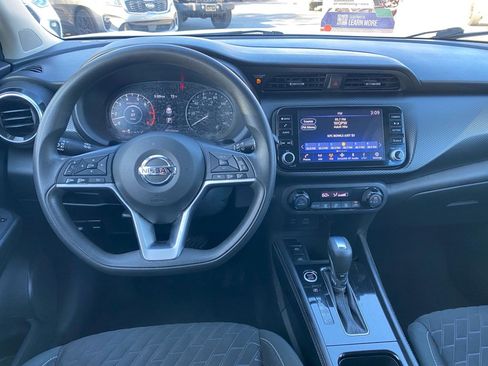 Used 2021 Nissan Kicks SV FWD image 17